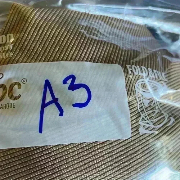 HYFVE Womens Crop Top Sweater Caramel L Long Sleeves Button Down Scoop Neck New - Picture 11 of 11